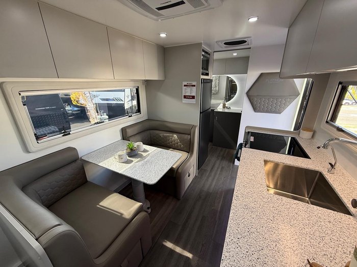 2025 Platinum 196 Cxr Cafe Dinette