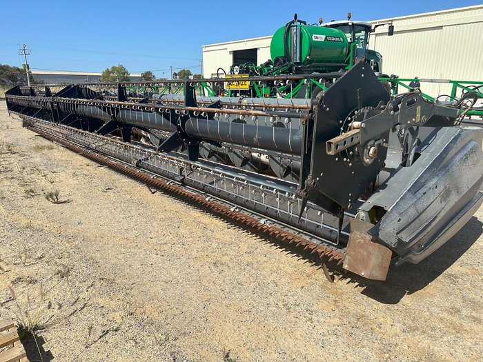 2018 MF Ideal 8T Harvester & Powerflow 1220 40' Front