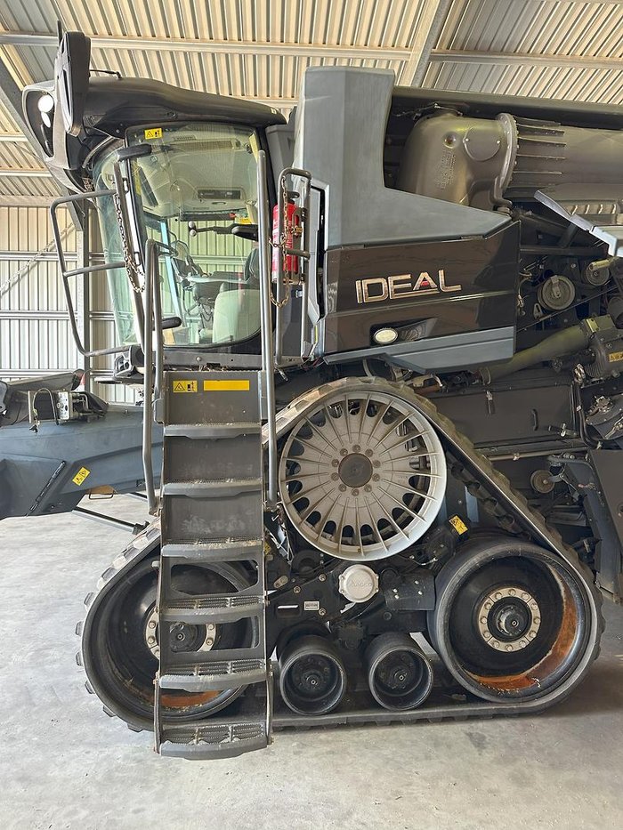 2018 Massey Ferguson Ideal 8T Harvester