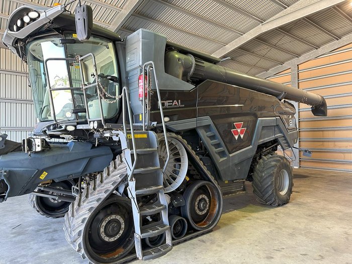 2018 MF Ideal 8T Harvester & Powerflow 1220 40' Front