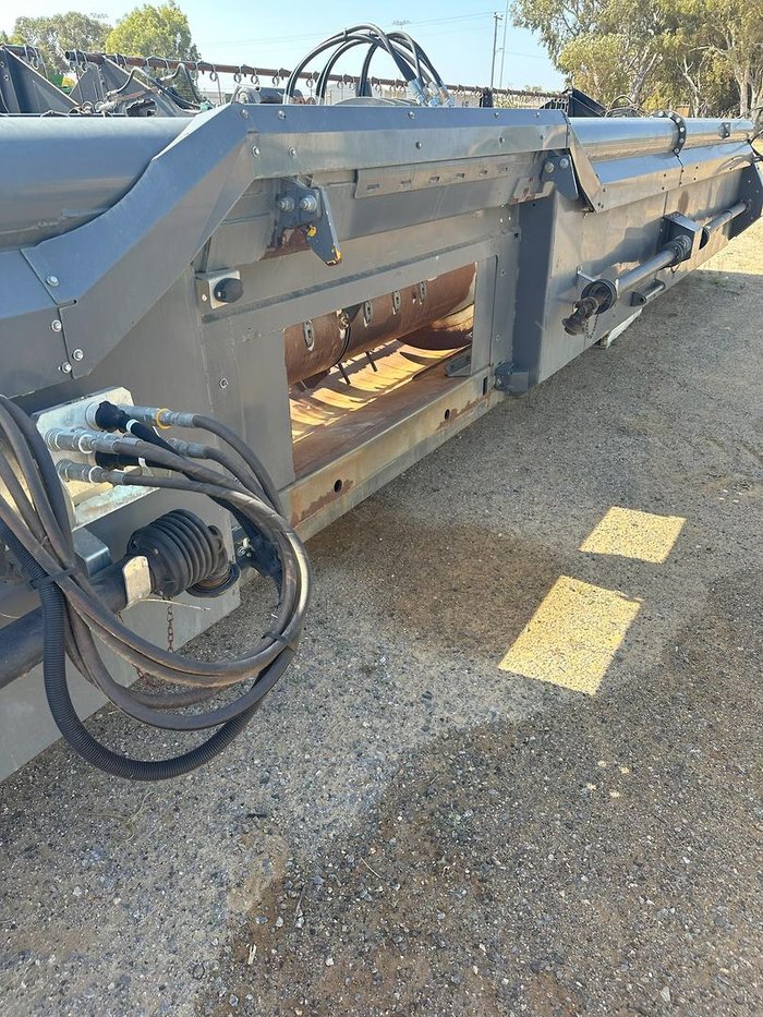 2018 MF Ideal 8T Harvester & Powerflow 1220 40' Front