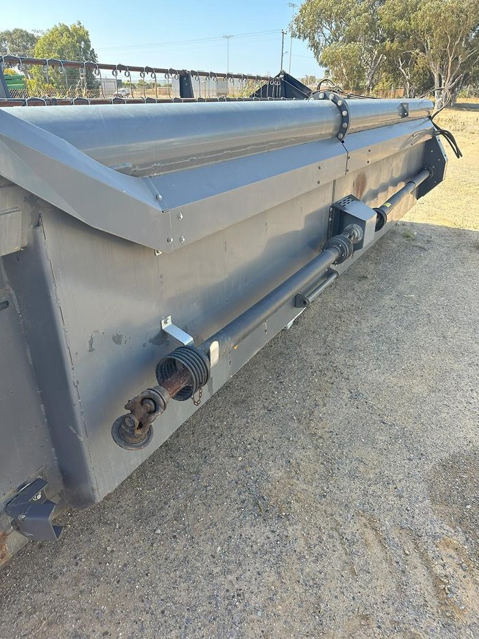 2018 MF Ideal 8T Harvester & Powerflow 1220 40' Front