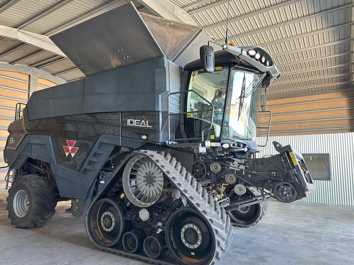 2018 Massey Ferguson Ideal 8T Harvester