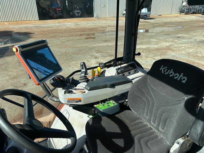 Kubota M7171p Premium Powershift Tractor