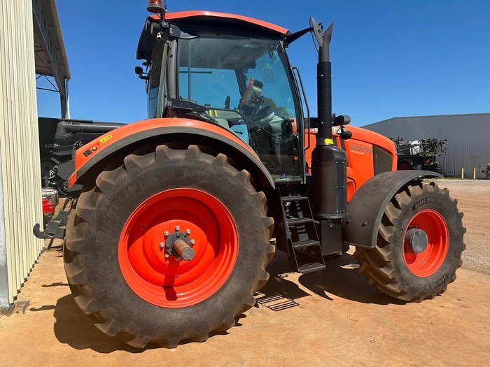 Kubota M7171p Premium Powershift Tractor