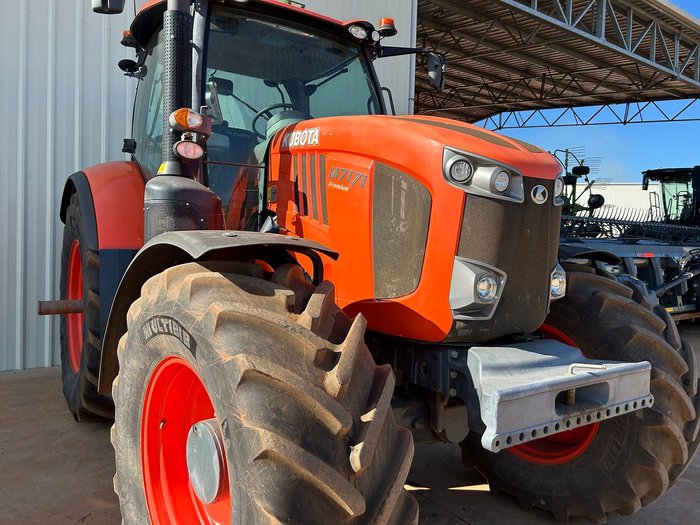 Kubota M7171p Premium Powershift Tractor