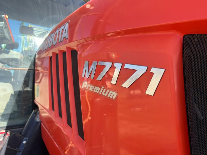 Kubota M7171p Premium Powershift Tractor