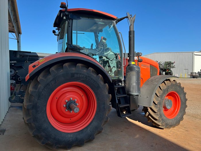 Kubota M7171p Premium Powershift Tractor