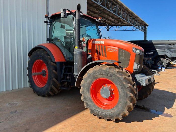 Kubota M7171p Premium Powershift Tractor