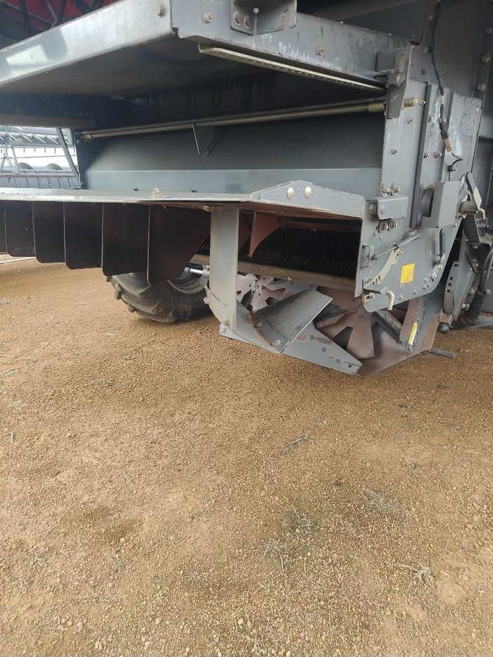 2013 Massey Ferguson 9560 Header And 2015 40 Foot 9255 Dynaflex Front