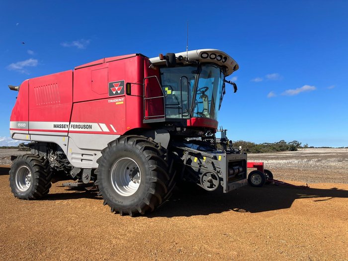 2013 Massey Ferguson 9560 Header And 2015 40 Foot 9255 Dynaflex Front