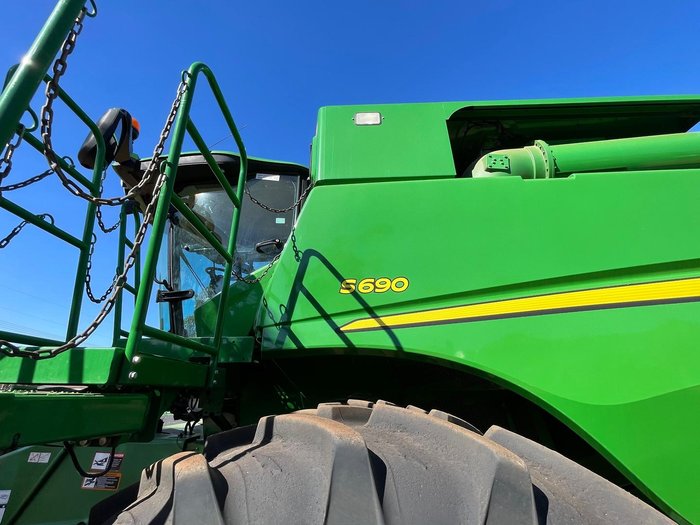 2012 John Deere S690 Harvester + 640D 40Ft Front