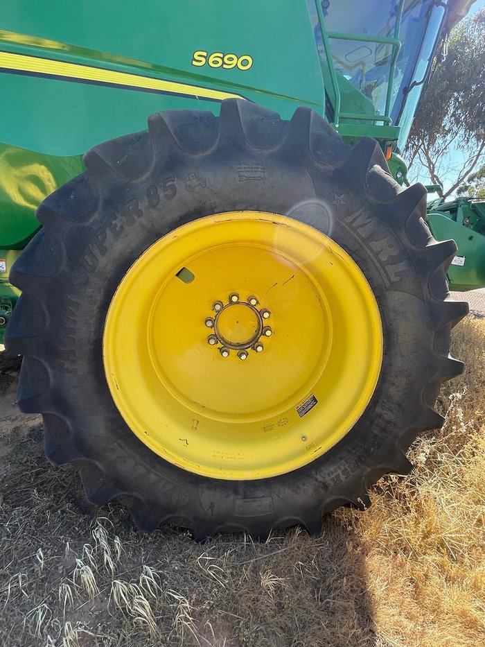 2012 John Deere S690 Harvester + 640D 40Ft Front