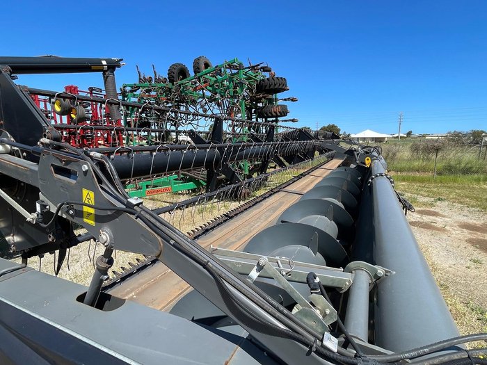 2022 Fendt 40' Powerflow Front
