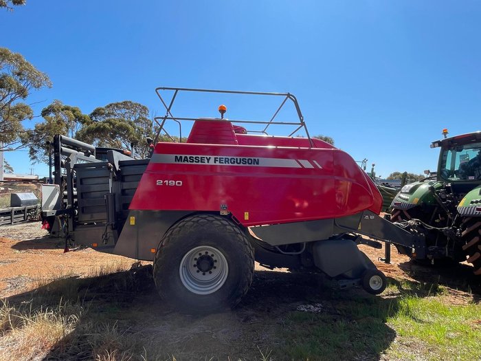 2010 Massey Ferguson 2190 Single Axle Square Baler