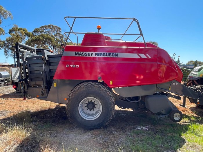 2010 Massey Ferguson 2190 Single Axle Square Baler