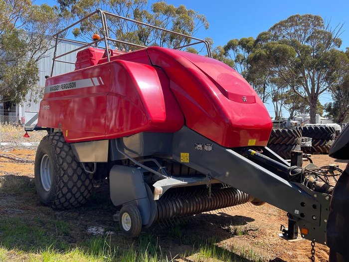 2010 Massey Ferguson 2190 Single Axle Square Baler