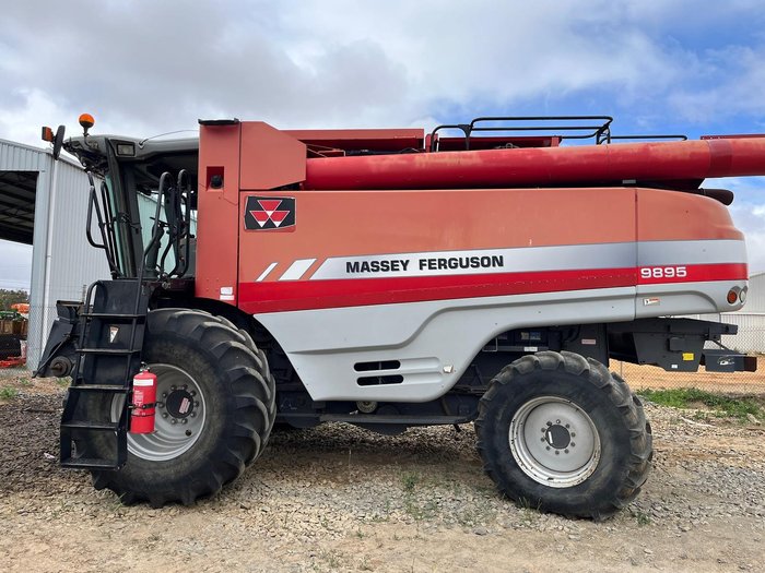 Massey Ferguson 9895 Harvester