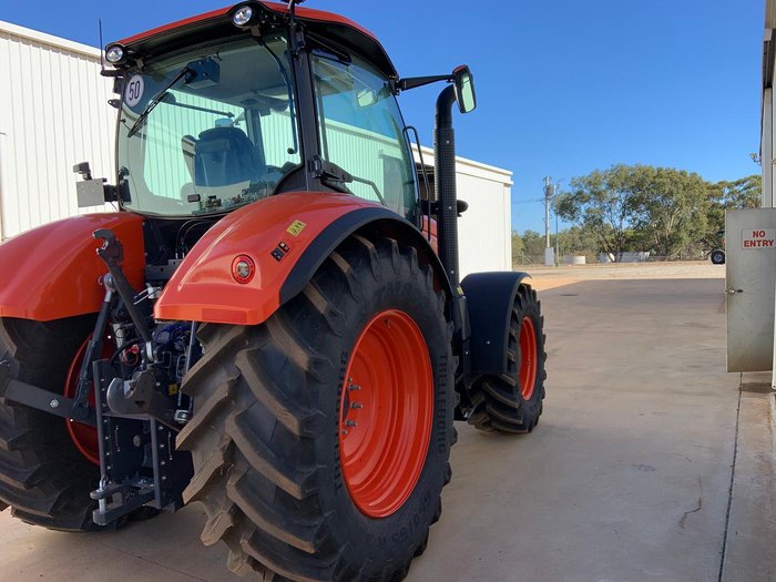 Kubota M7-172 Std Deluxe 173Hp Tractor