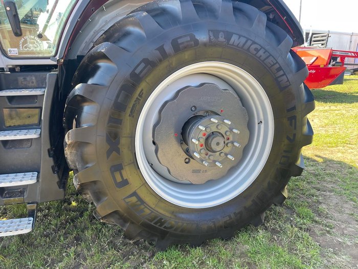 2025 Massey Ferguson 8S.245 Dyna-Vt 245Hp Tractor 