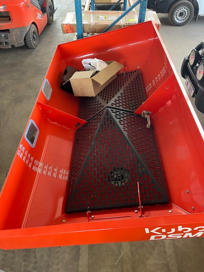 2025 Kubota Dsm 1100 H-2 Hydraulic Shutter Spreader