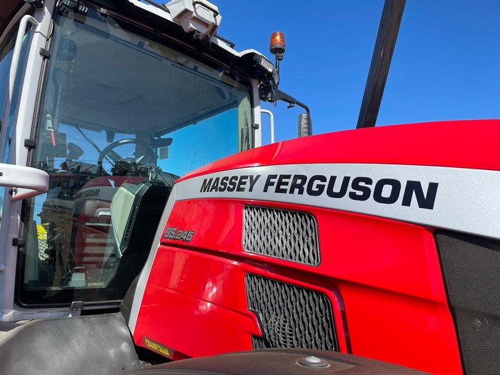 2025 Massey Ferguson 8S.245 Dyna-Vt 245Hp Tractor 
