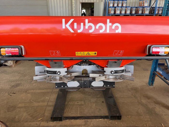 2025 Kubota Dsm 1100 H-2 Hydraulic Shutter Spreader