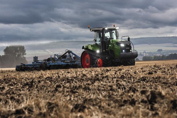 2025 Fendt 943 Vario Mt 431Hp Tracked Tractor