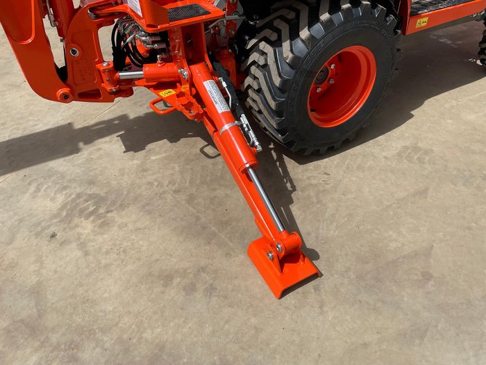 2025 Kubota Bx23s Tractor With Front Loader & Back Hoe