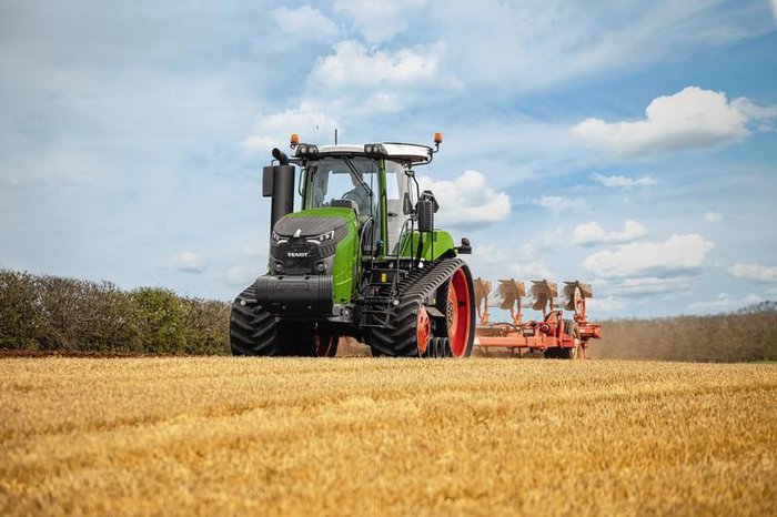 2025 Fendt 943 Vario Mt 431Hp Tracked Tractor