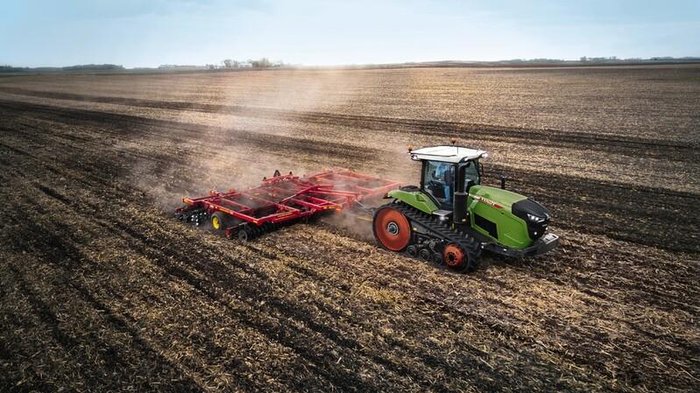 2025 Fendt 943 Vario Mt 431Hp Tracked Tractor