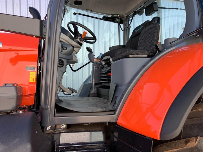 Kubota M7-152 Std Deluxe 168 Hp Tractor