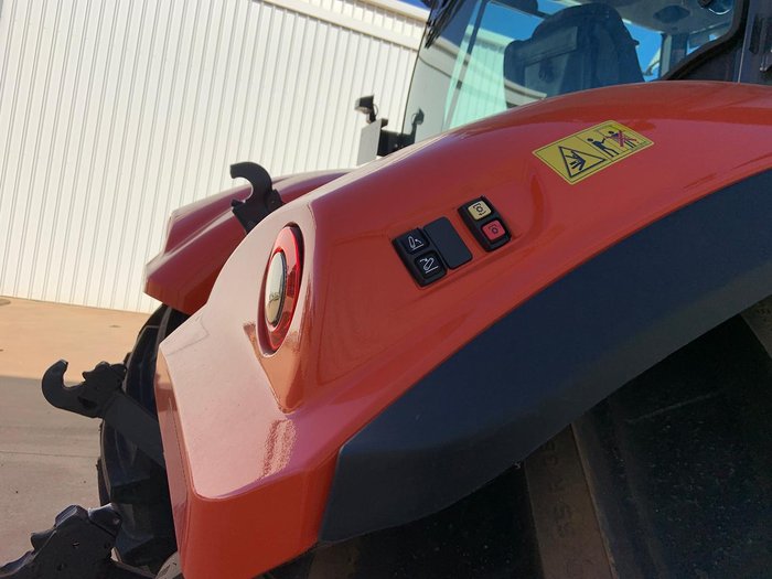 Kubota M7-152 Std Deluxe 168 Hp Tractor