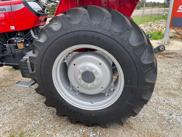 2023 Massey Ferguson 2635 74Hp Tractor With Loader & Canopy