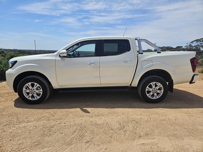 2023 Nissan Navara ST