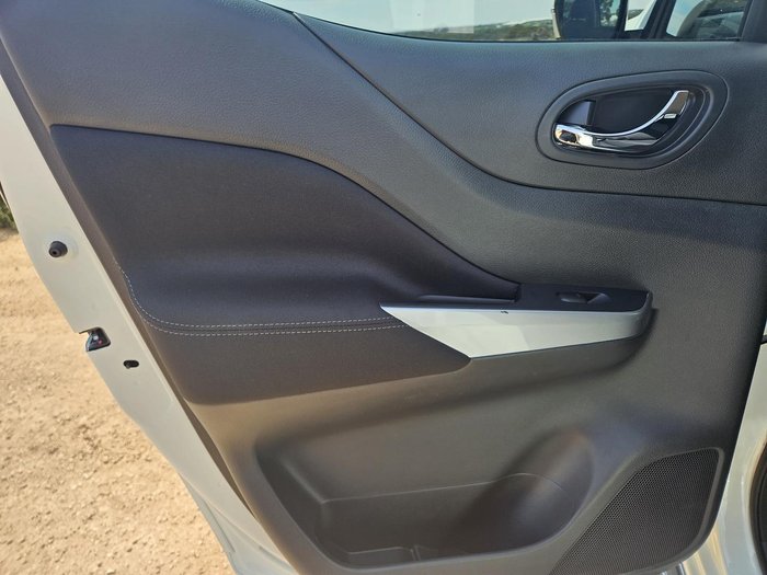 2023 Nissan Navara ST
