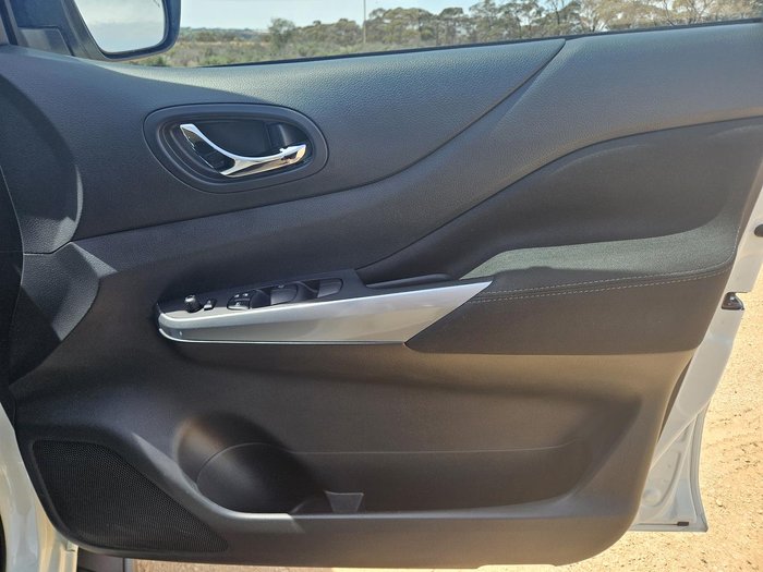 2023 Nissan Navara ST