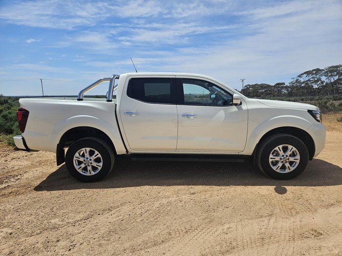 2023 Nissan Navara ST