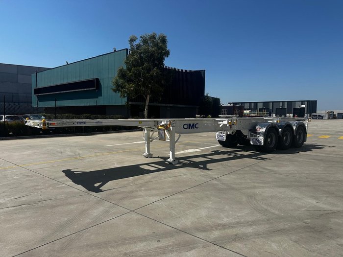 2025 CIMC 40' Skel With 3 Way Twist Locks - A Double Compliant