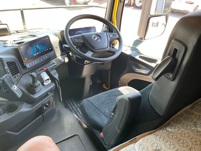 2021 Mercedes Benz 2653 Low Klm Light Use Euro 6 Rwc $113650+Gst See Cond MERCEDES BENZ 2653 SLEEPER WHITE