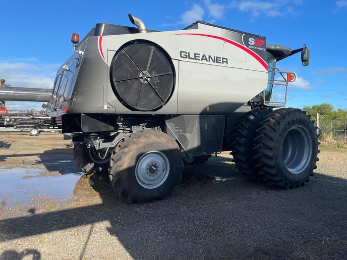 Gleaner S97 Super Series Combine Harvester