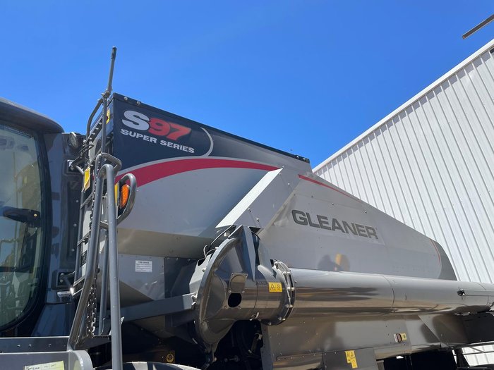 Gleaner S97 Super Series Combine Harvester