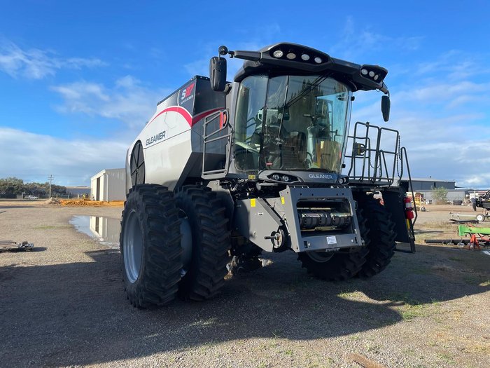 Gleaner S97 Super Series Combine Harvester
