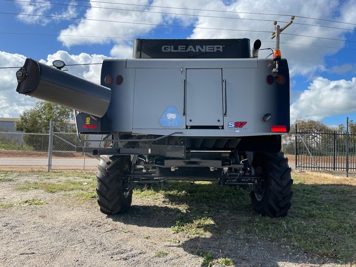 Gleaner S97 Super Series Combine Harvester