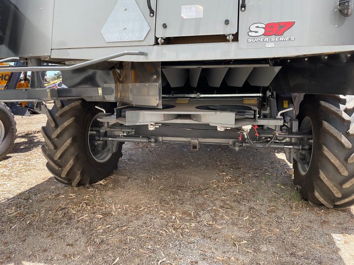Gleaner S97 Super Series Combine Harvester