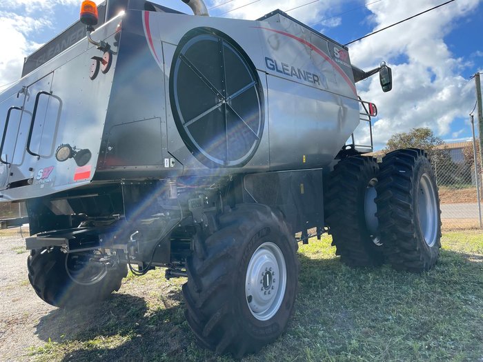 Gleaner S97 Super Series Combine Harvester