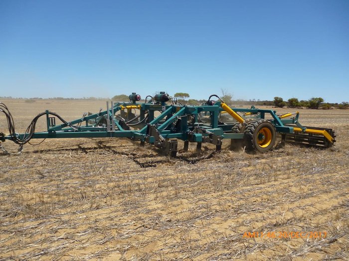 Nufab Deep Ripper 2 4 Row 8 20 Tyne 4.9 12Mtr widths