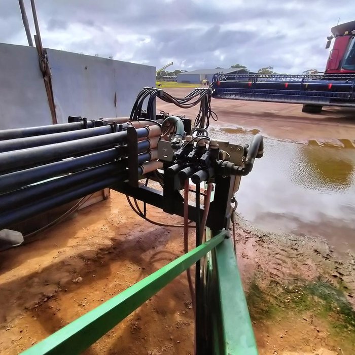 2002 Ausplow D49-300E 60Ft Seeding Bar