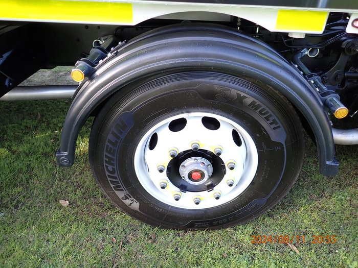 2025 Isuzu F Series FYH 300-350 White