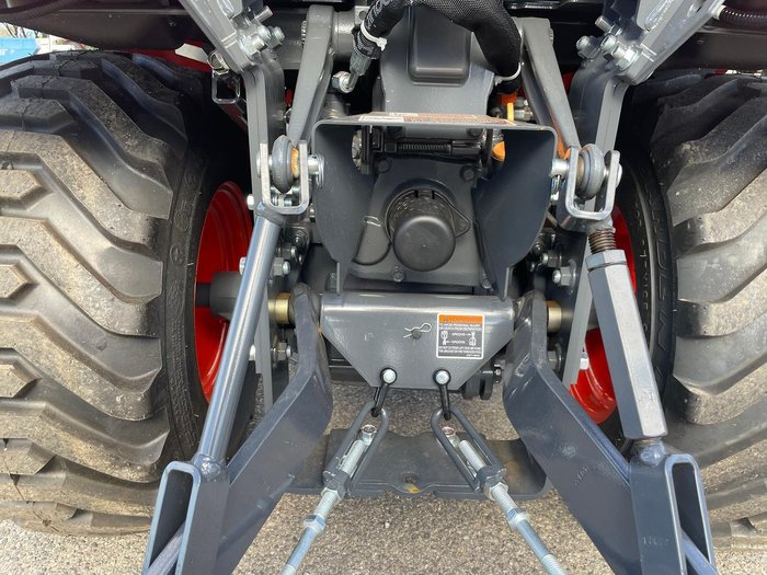 Kubota Bx2380 23Hp Hst Rops Tractor